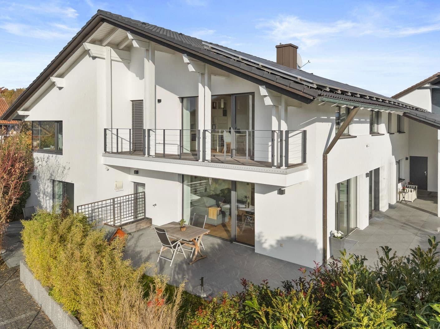 Predaj domu 303 m², pozemek 1.035 m², Bürgermeister-Huber-Straße 21, Loiching, Bavorsko Predaj domu 303 m², pozemek 1.035 m², Bürgermeister-Huber-Straße 21, Loiching, Bavorsko