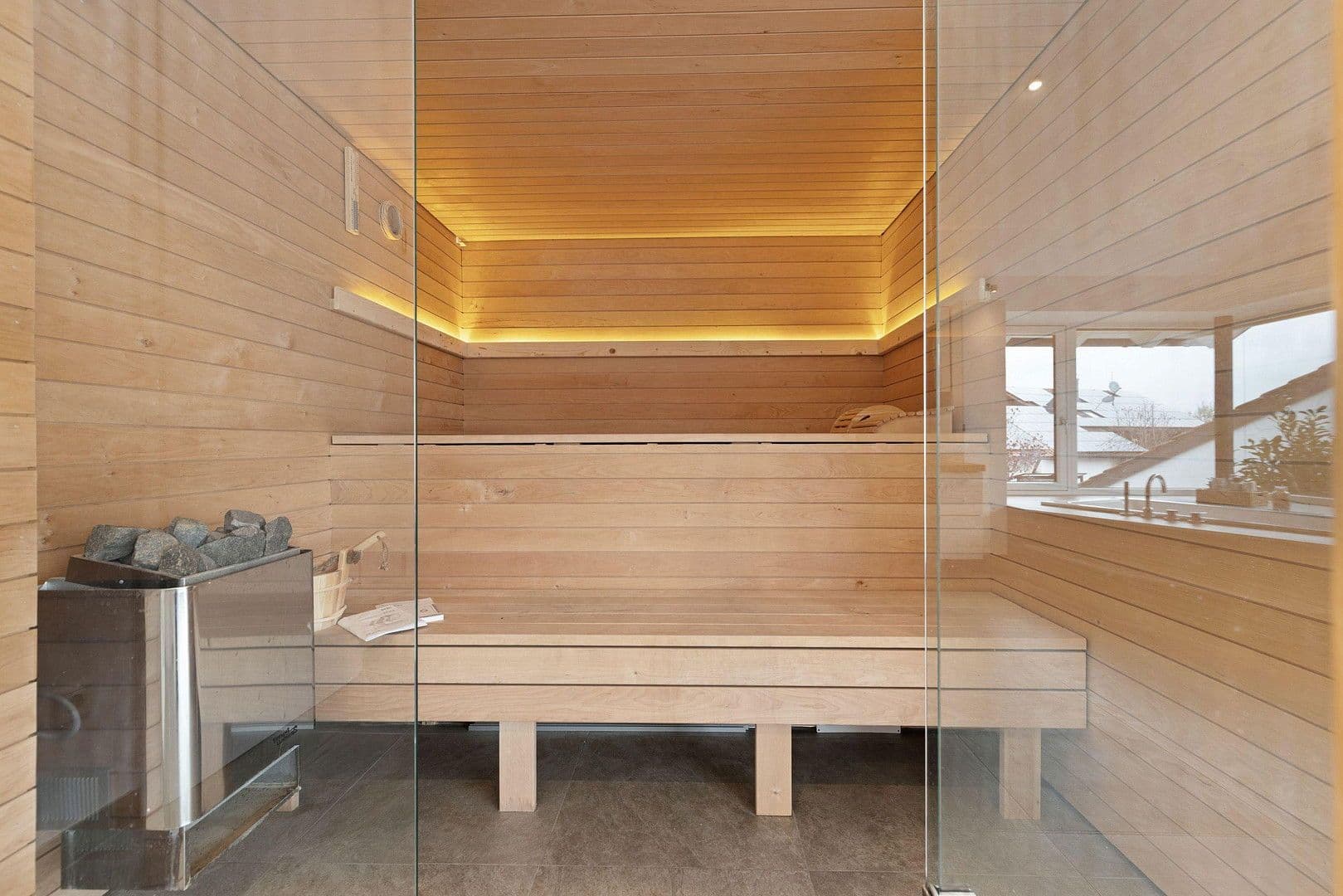 Predaj domu 303 m², pozemek 1.035 m², Bürgermeister-Huber-Straße 21, Loiching, Bavorsko Predaj domu 303 m², pozemek 1.035 m², Bürgermeister-Huber-Straße 21, Loiching, Bavorsko