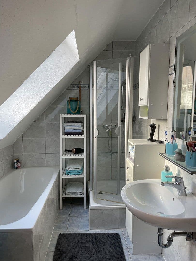 Predaj bytu 3-izbový 92 m², Rosbach v. d. Höhe, Hesensko Predaj bytu 3-izbový 92 m², Rosbach v. d. Höhe, Hesensko