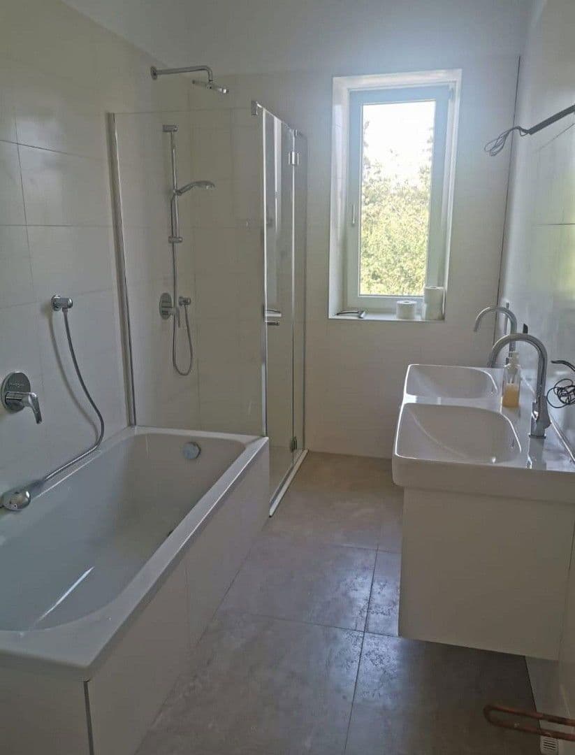 Prenájom bytu 4-izbový 150 m², Marktstraße 11 Top 2, Pram, Horné Rakúsko Prenájom bytu 4-izbový 150 m², Marktstraße 11 Top 2, Pram, Horné Rakúsko