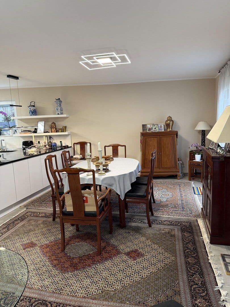 Prenájom bytu 3-izbový 104 m², Leichlingerstr. 1d, Leichlingen, Severné Porýnie - Westfálsko Prenájom bytu 3-izbový 104 m², Leichlingerstr. 1d, Leichlingen, Severné Porýnie - Westfálsko