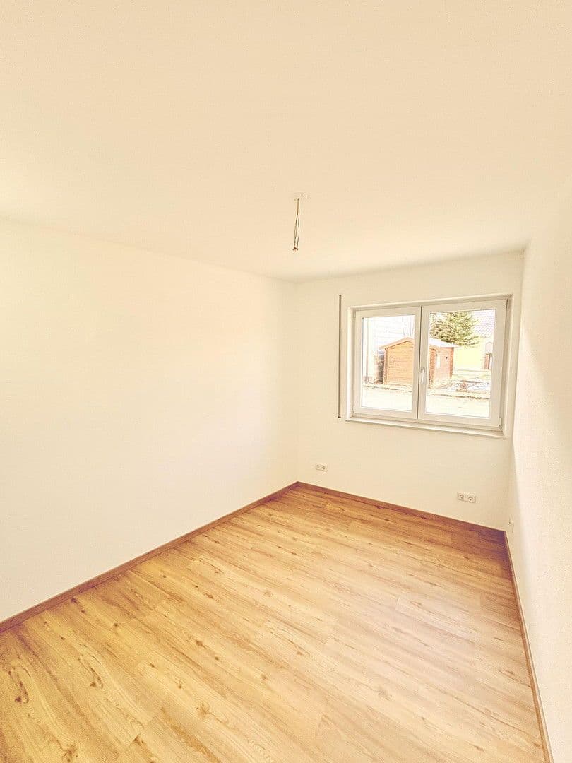 Prenájom domu 135 m², pozemek 1.300 m², Dürrlauingen, Bavorsko Prenájom domu 135 m², pozemek 1.300 m², Dürrlauingen, Bavorsko