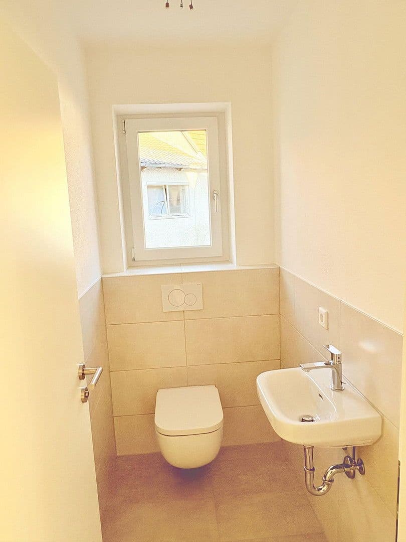 Prenájom domu 135 m², pozemek 1.300 m², Dürrlauingen, Bavorsko Prenájom domu 135 m², pozemek 1.300 m², Dürrlauingen, Bavorsko