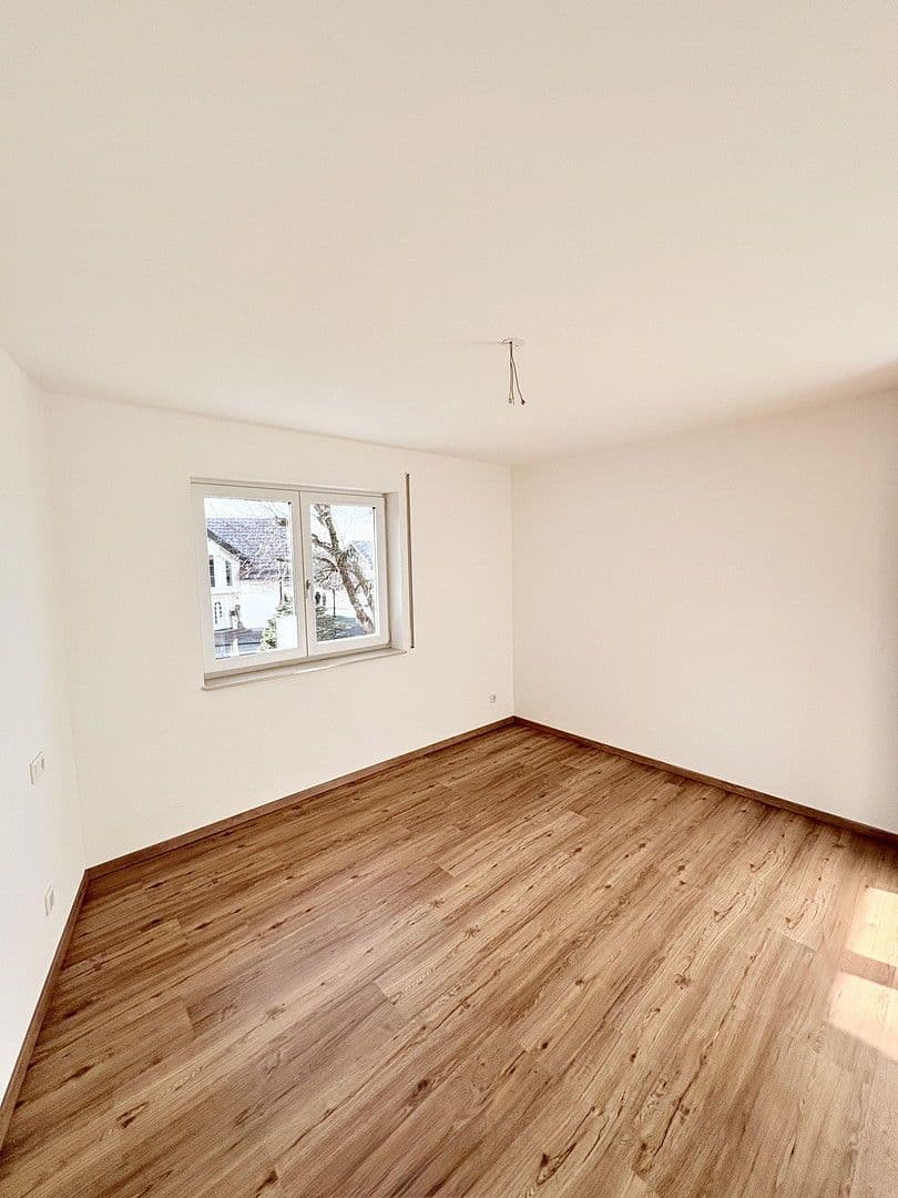 Prenájom domu 135 m², pozemek 1.300 m², Dürrlauingen, Bavorsko Prenájom domu 135 m², pozemek 1.300 m², Dürrlauingen, Bavorsko