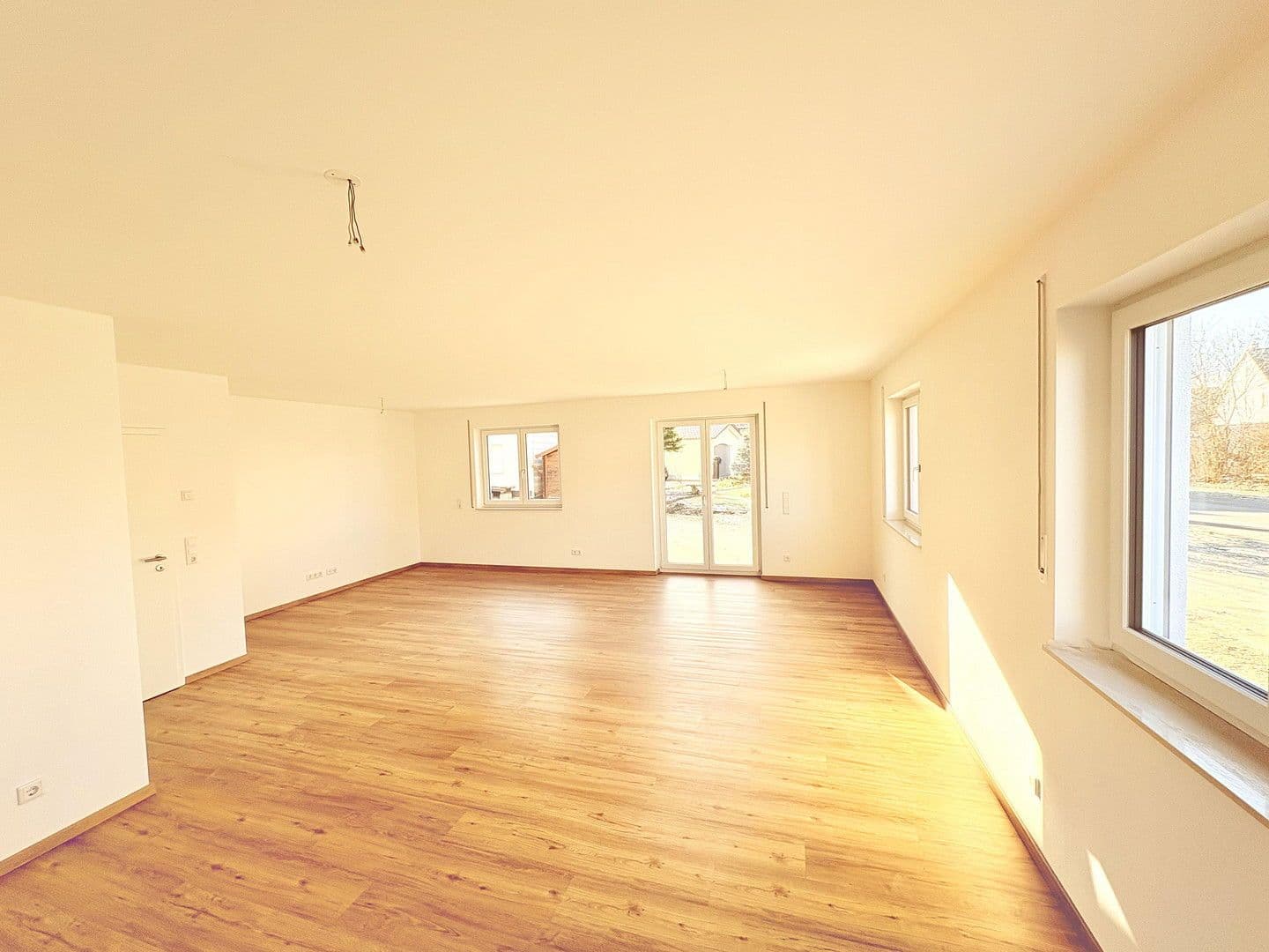 Prenájom domu 135 m², pozemek 1.300 m², Dürrlauingen, Bavorsko Prenájom domu 135 m², pozemek 1.300 m², Dürrlauingen, Bavorsko