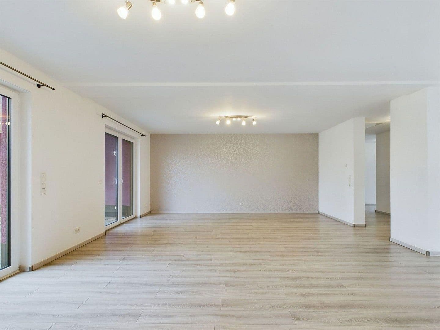 Predaj domu 182 m², pozemek 802 m², Konken, Porýnie-Falcko Predaj domu 182 m², pozemek 802 m², Konken, Porýnie-Falcko