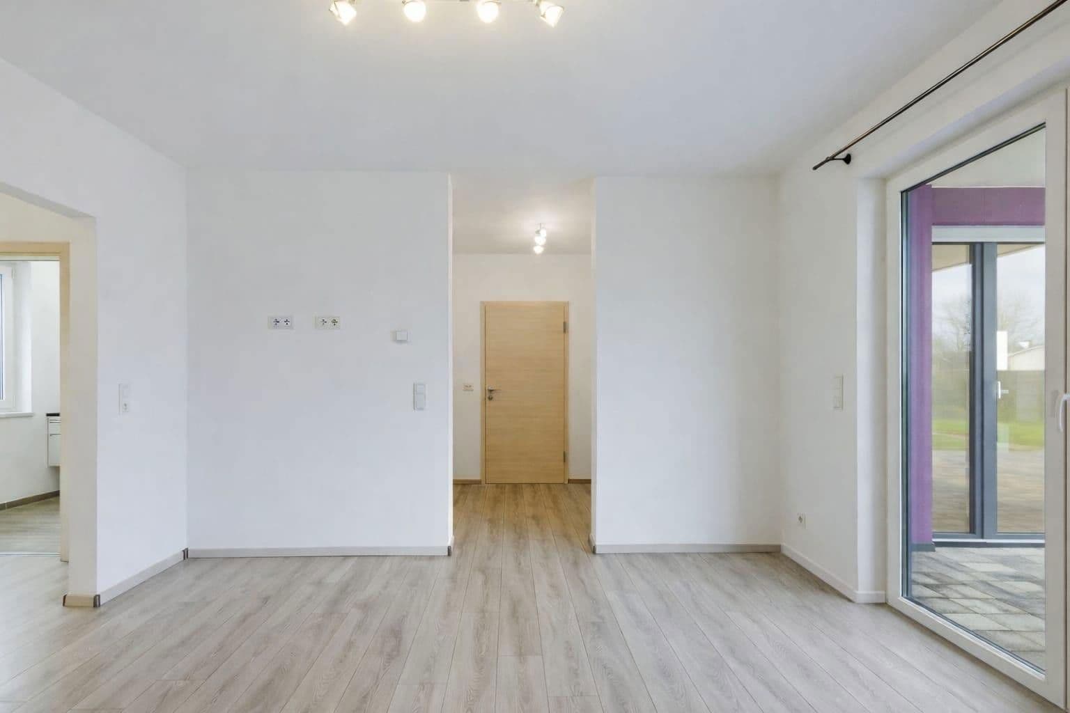 Predaj domu 182 m², pozemek 802 m², Konken, Porýnie-Falcko Predaj domu 182 m², pozemek 802 m², Konken, Porýnie-Falcko