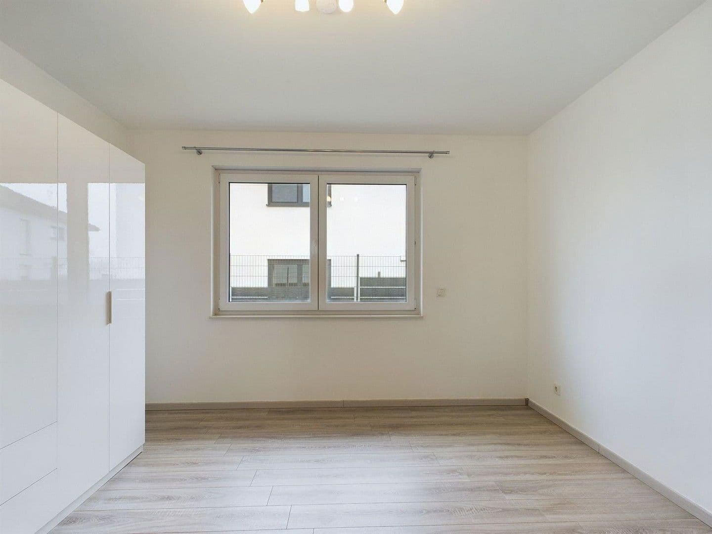 Predaj domu 182 m², pozemek 802 m², Konken, Porýnie-Falcko Predaj domu 182 m², pozemek 802 m², Konken, Porýnie-Falcko