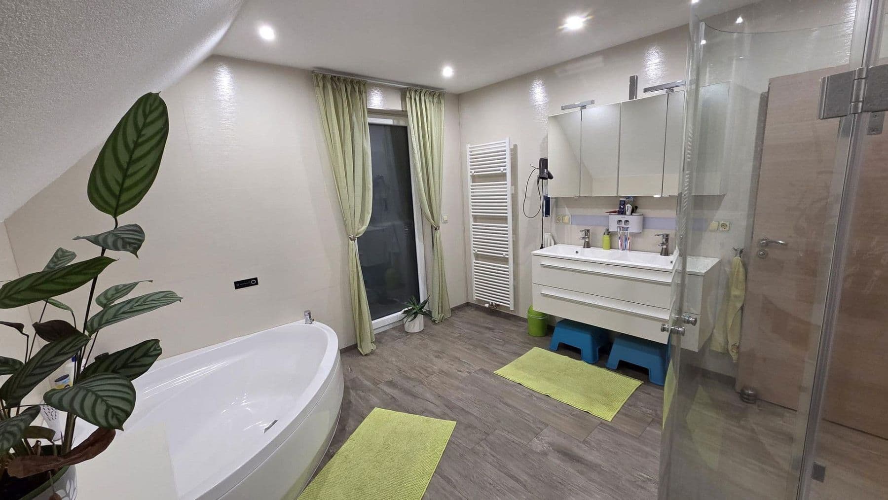 Predaj domu 150 m², pozemek 910 m², Künzelsau, Bádensko-Wurttembersko Predaj domu 150 m², pozemek 910 m², Künzelsau, Bádensko-Wurttembersko