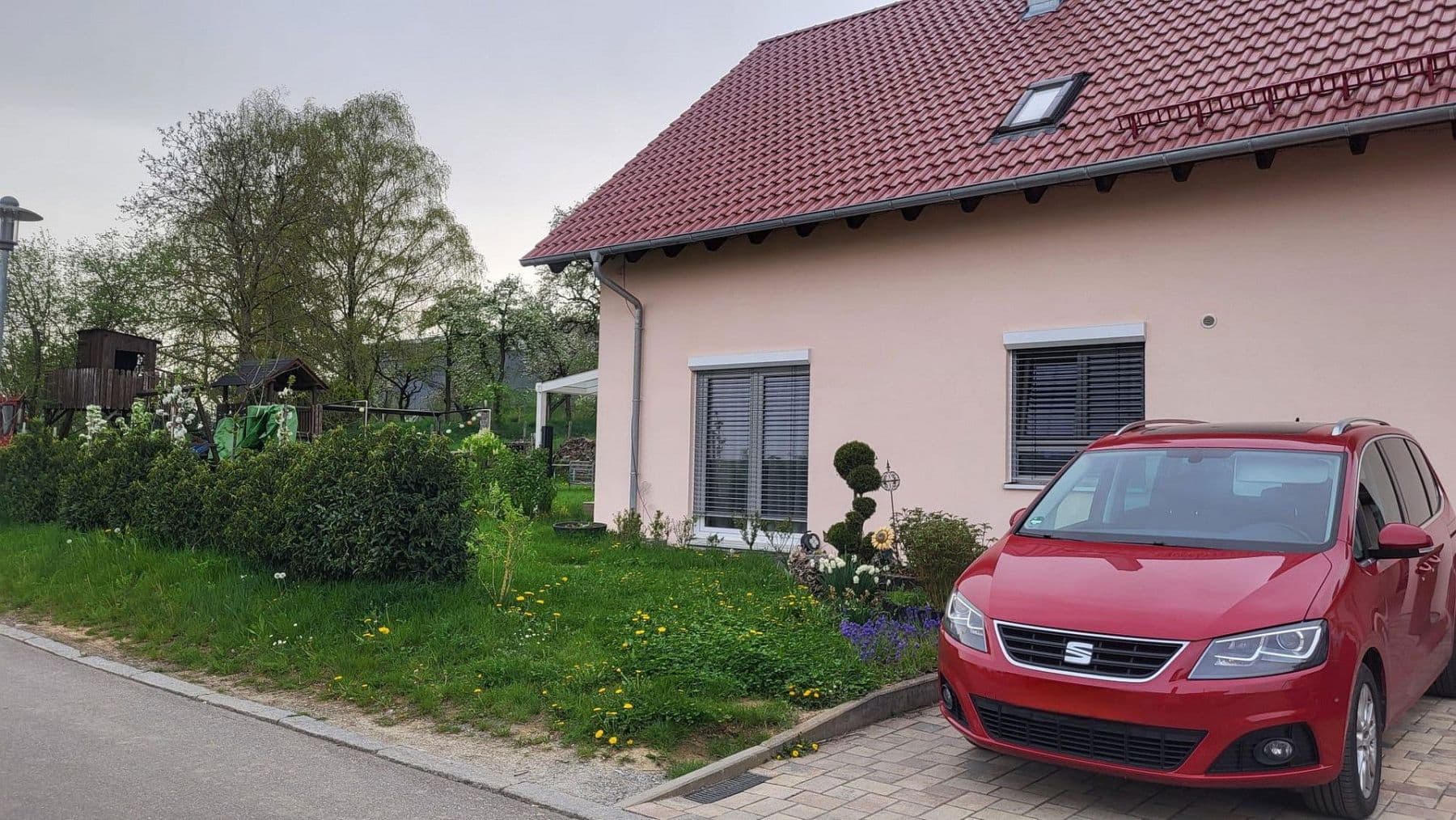 Predaj domu 150 m², pozemek 910 m², Künzelsau, Bádensko-Wurttembersko Predaj domu 150 m², pozemek 910 m², Künzelsau, Bádensko-Wurttembersko