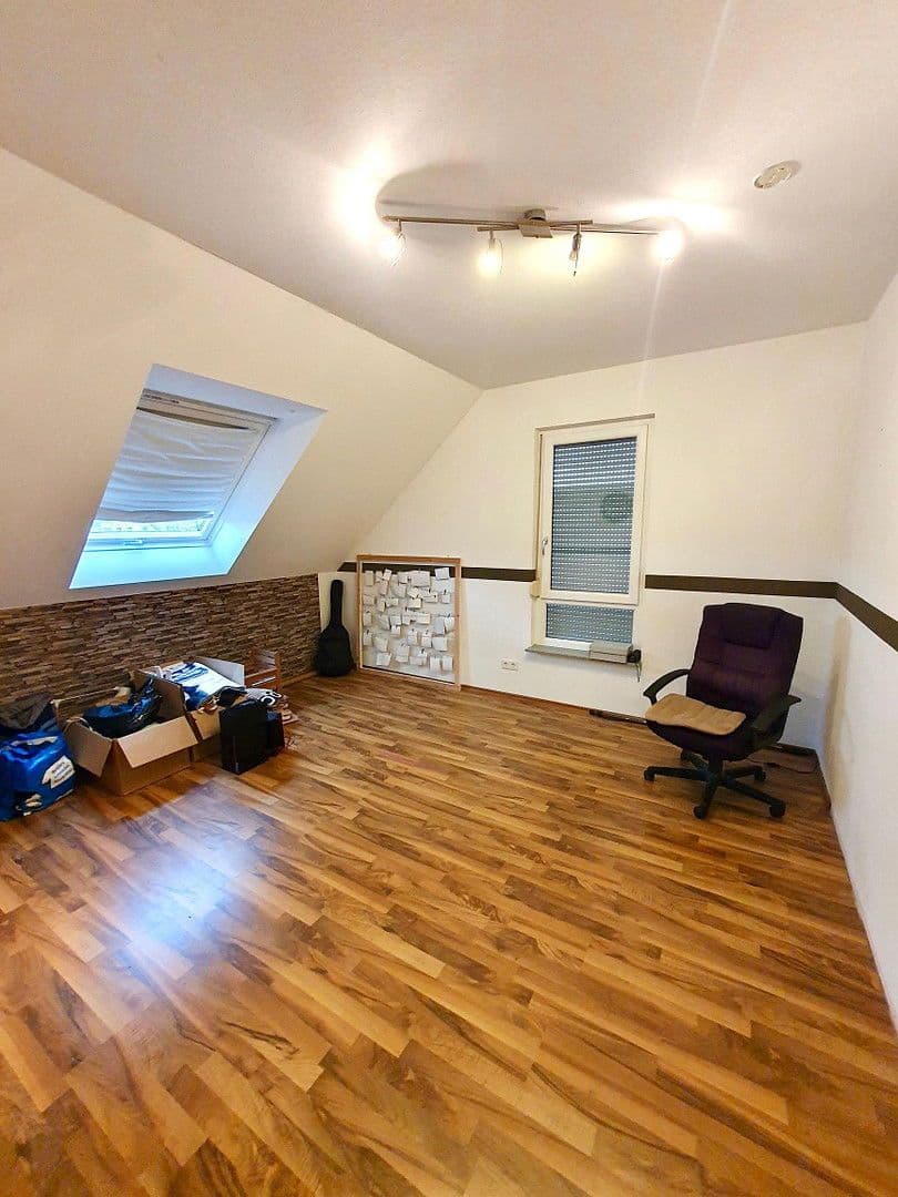 Predaj domu 220 m², pozemek 338 m², Baltmannsweiler, Bádensko-Wurttembersko Predaj domu 220 m², pozemek 338 m², Baltmannsweiler, Bádensko-Wurttembersko