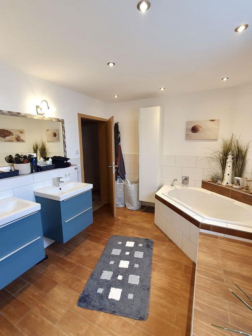 Predaj domu 220 m², pozemek 338 m², Baltmannsweiler, Bádensko-Wurttembersko Predaj domu 220 m², pozemek 338 m², Baltmannsweiler, Bádensko-Wurttembersko