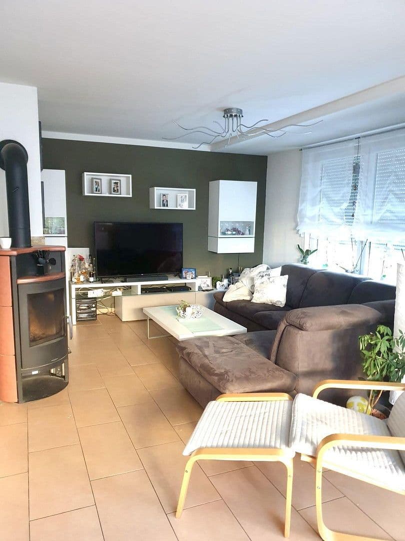 Predaj domu 220 m², pozemek 338 m², Baltmannsweiler, Bádensko-Wurttembersko Predaj domu 220 m², pozemek 338 m², Baltmannsweiler, Bádensko-Wurttembersko