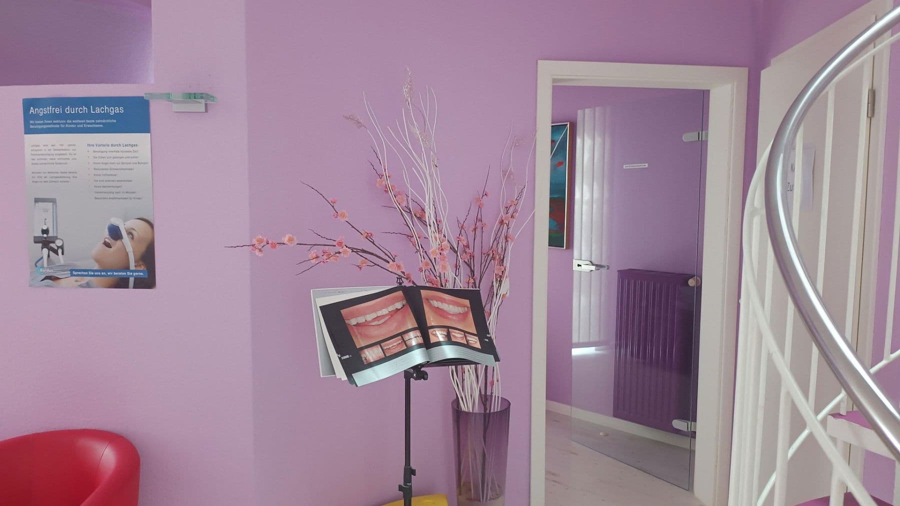 Prenájom kancelárie 100 m², Schlachtensee, Berlín Prenájom kancelárie 100 m², Schlachtensee, Berlín