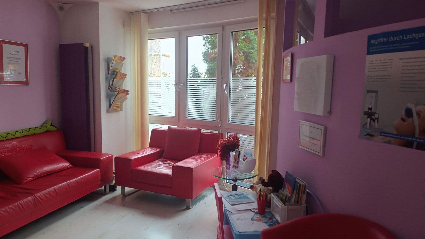 Prenájom kancelárie 100 m², Schlachtensee, Berlín Prenájom kancelárie 100 m², Schlachtensee, Berlín