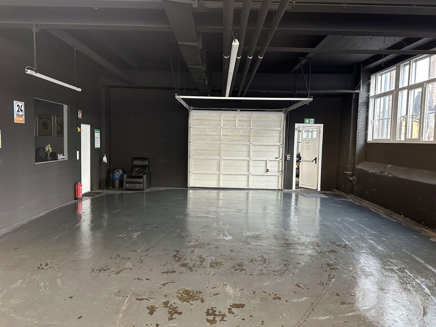 Prenájom nebytového priestoru 323 m², Wiescherstrasse 11b, Wuppertal, Severné Porýnie - Westfálsko Prenájom nebytového priestoru 323 m², Wiescherstrasse 11b, Wuppertal, Severné Porýnie - Westfálsko