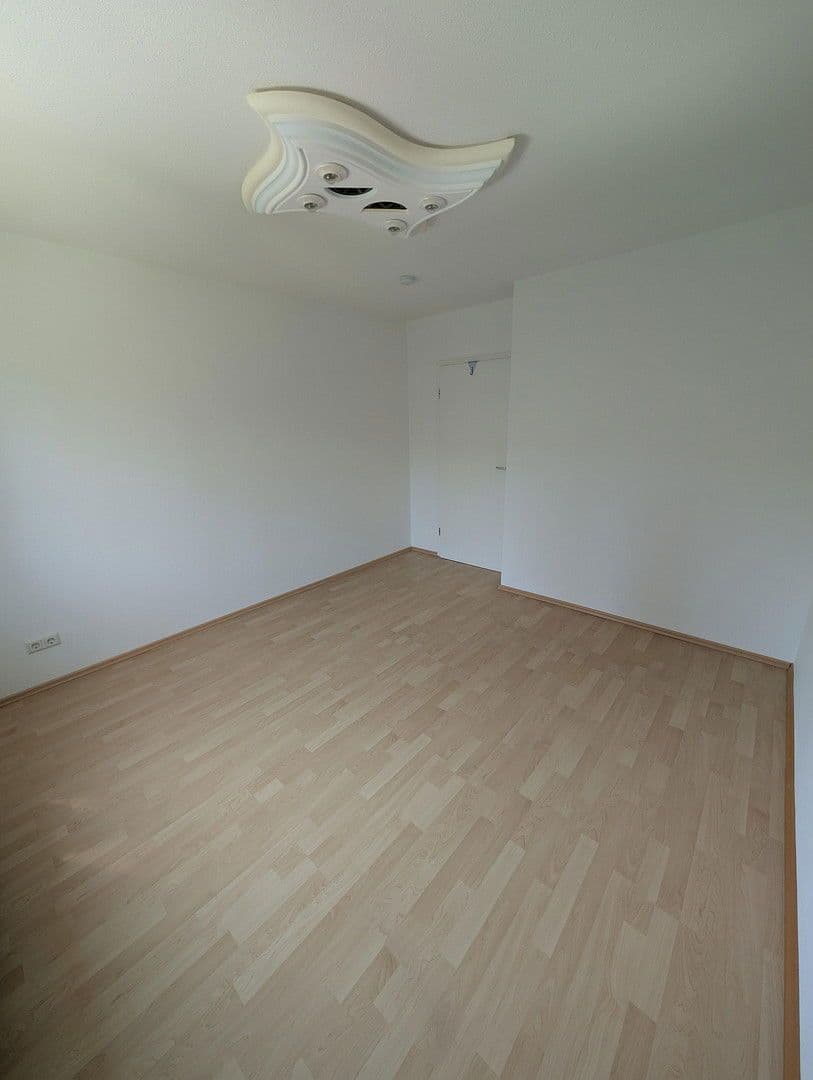 Prenájom bytu 5-izbový 104 m², Ingolstädter Straße 209, München, Bavorsko Prenájom bytu 5-izbový 104 m², Ingolstädter Straße 209, München, Bavorsko