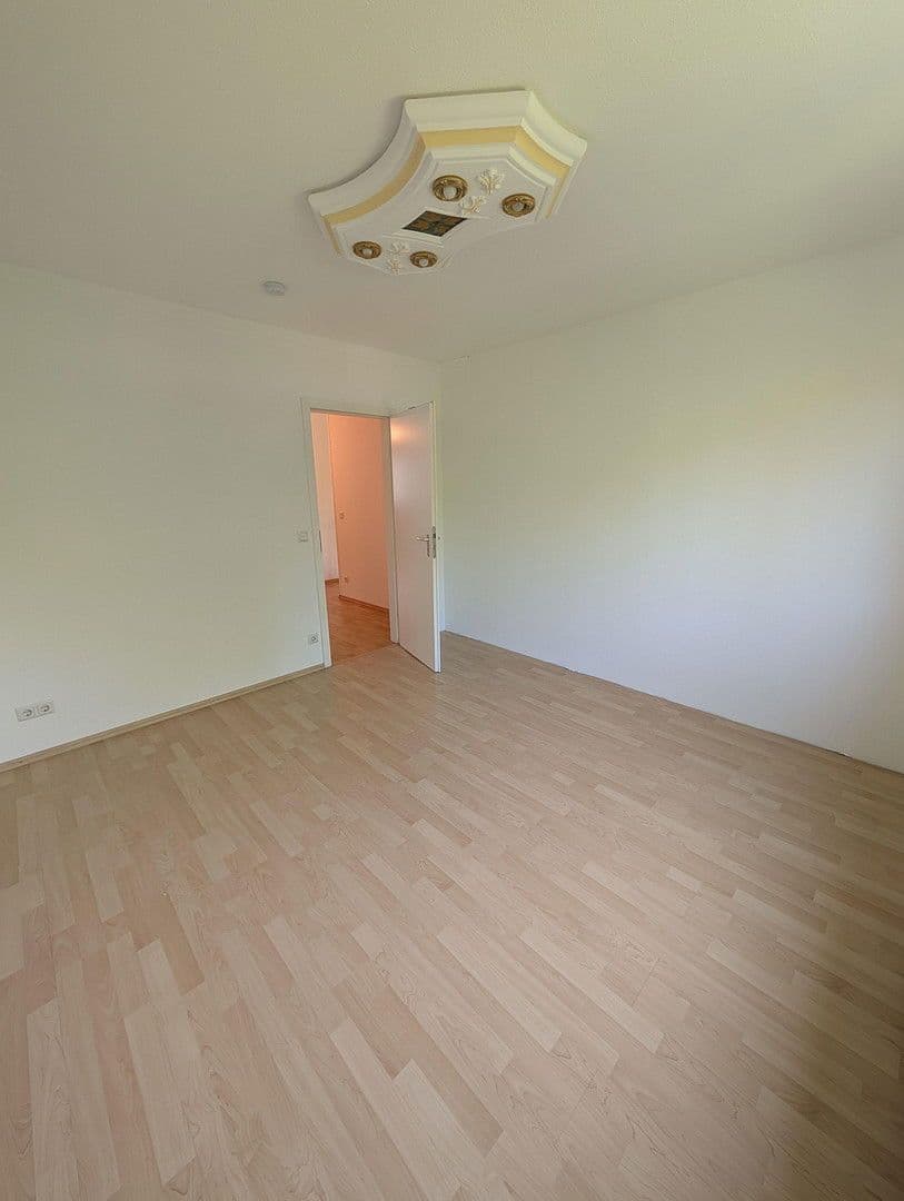 Prenájom bytu 5-izbový 104 m², Ingolstädter Straße 209, München, Bavorsko Prenájom bytu 5-izbový 104 m², Ingolstädter Straße 209, München, Bavorsko