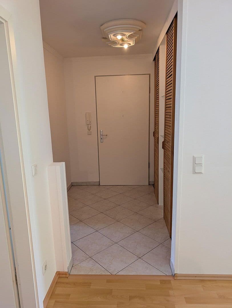 Prenájom bytu 5-izbový 104 m², Ingolstädter Straße 209, München, Bavorsko Prenájom bytu 5-izbový 104 m², Ingolstädter Straße 209, München, Bavorsko