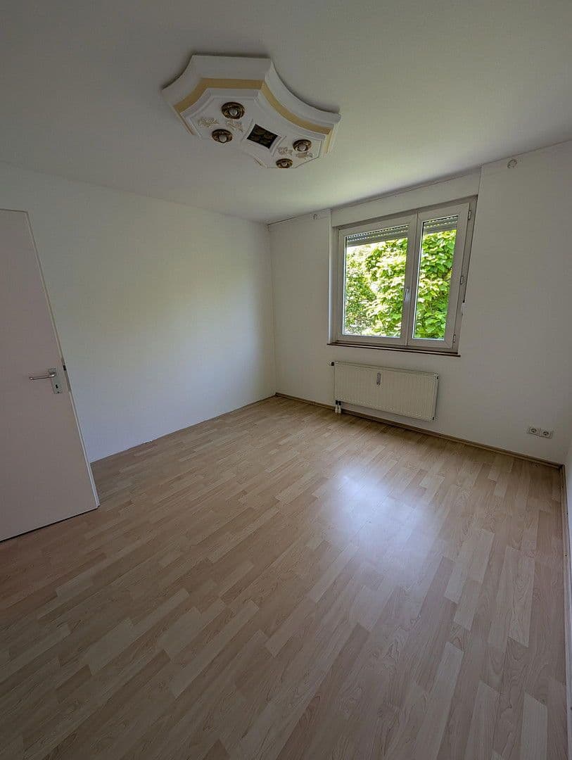 Prenájom bytu 5-izbový 104 m², Ingolstädter Straße 209, München, Bavorsko Prenájom bytu 5-izbový 104 m², Ingolstädter Straße 209, München, Bavorsko