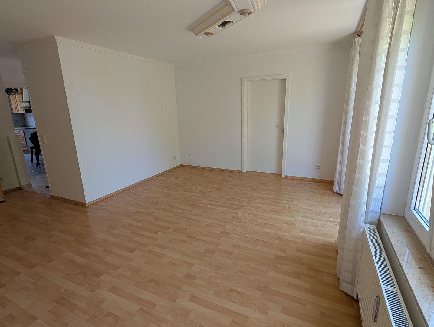 Prenájom bytu 5-izbový 104 m², Ingolstädter Straße 209, München, Bavorsko Prenájom bytu 5-izbový 104 m², Ingolstädter Straße 209, München, Bavorsko