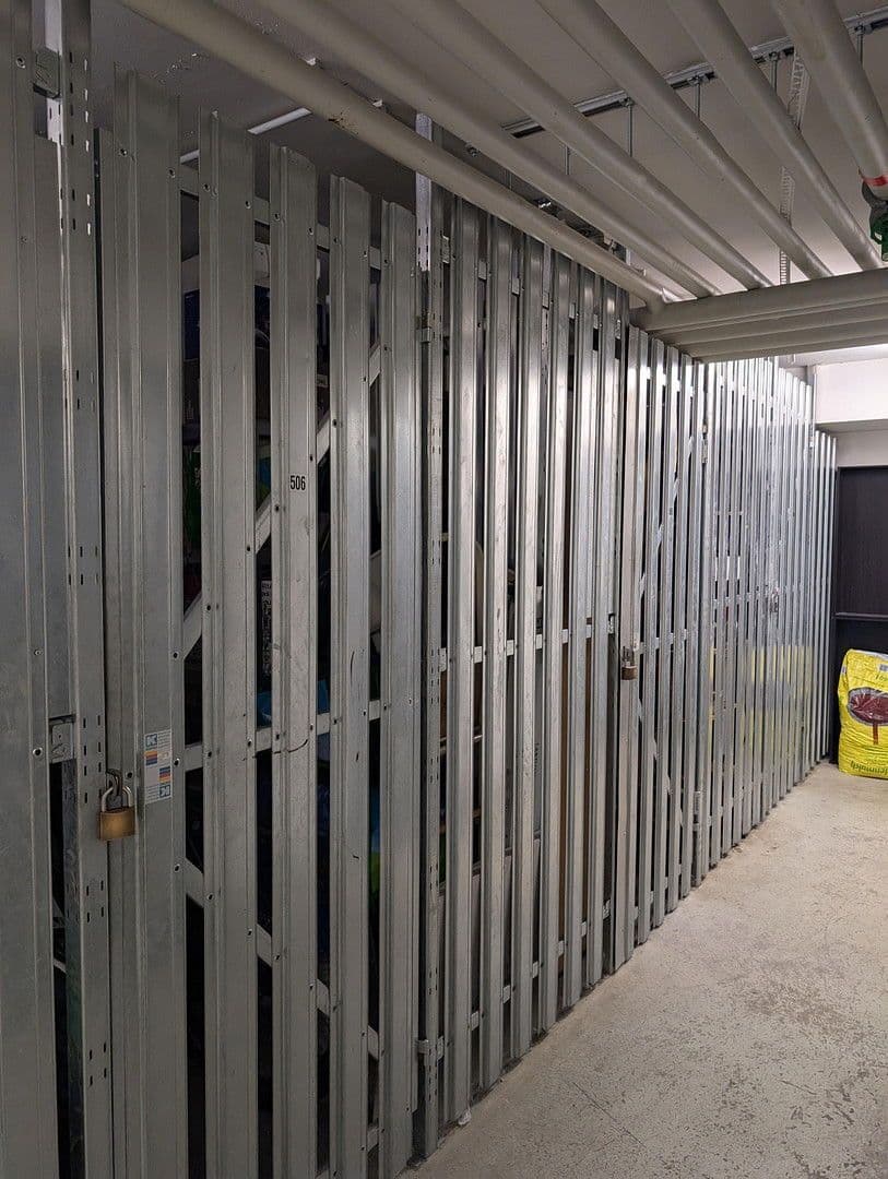 Prenájom bytu 5-izbový 104 m², Ingolstädter Straße 209, München, Bavorsko Prenájom bytu 5-izbový 104 m², Ingolstädter Straße 209, München, Bavorsko