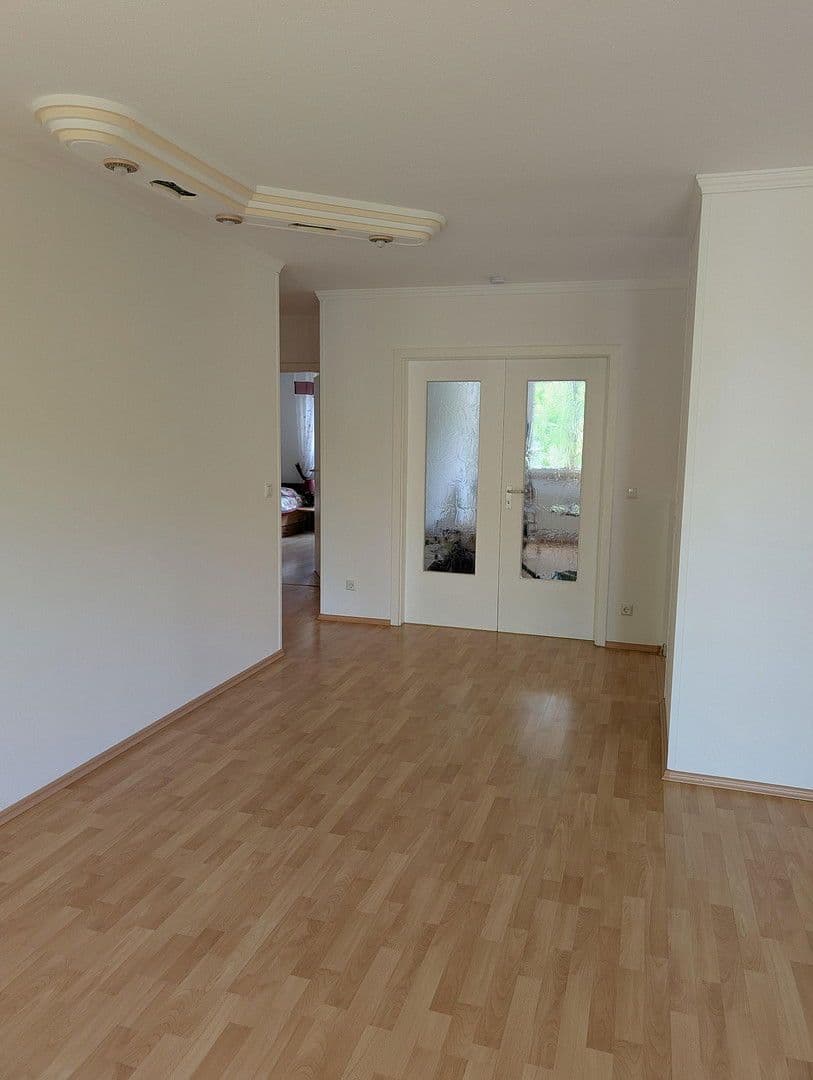 Prenájom bytu 5-izbový 104 m², Ingolstädter Straße 209, München, Bavorsko Prenájom bytu 5-izbový 104 m², Ingolstädter Straße 209, München, Bavorsko