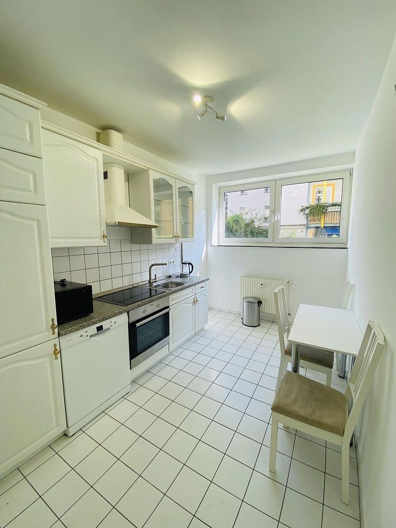 Prenájom bytu 1-izbový 80 m², Gentzstr, München, Bavorsko Prenájom bytu 1-izbový 80 m², Gentzstr, München, Bavorsko