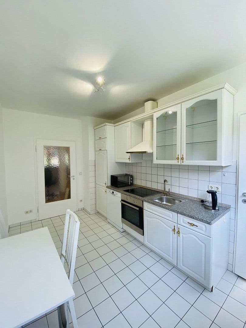 Prenájom bytu 1-izbový 80 m², Gentzstr, München, Bavorsko Prenájom bytu 1-izbový 80 m², Gentzstr, München, Bavorsko