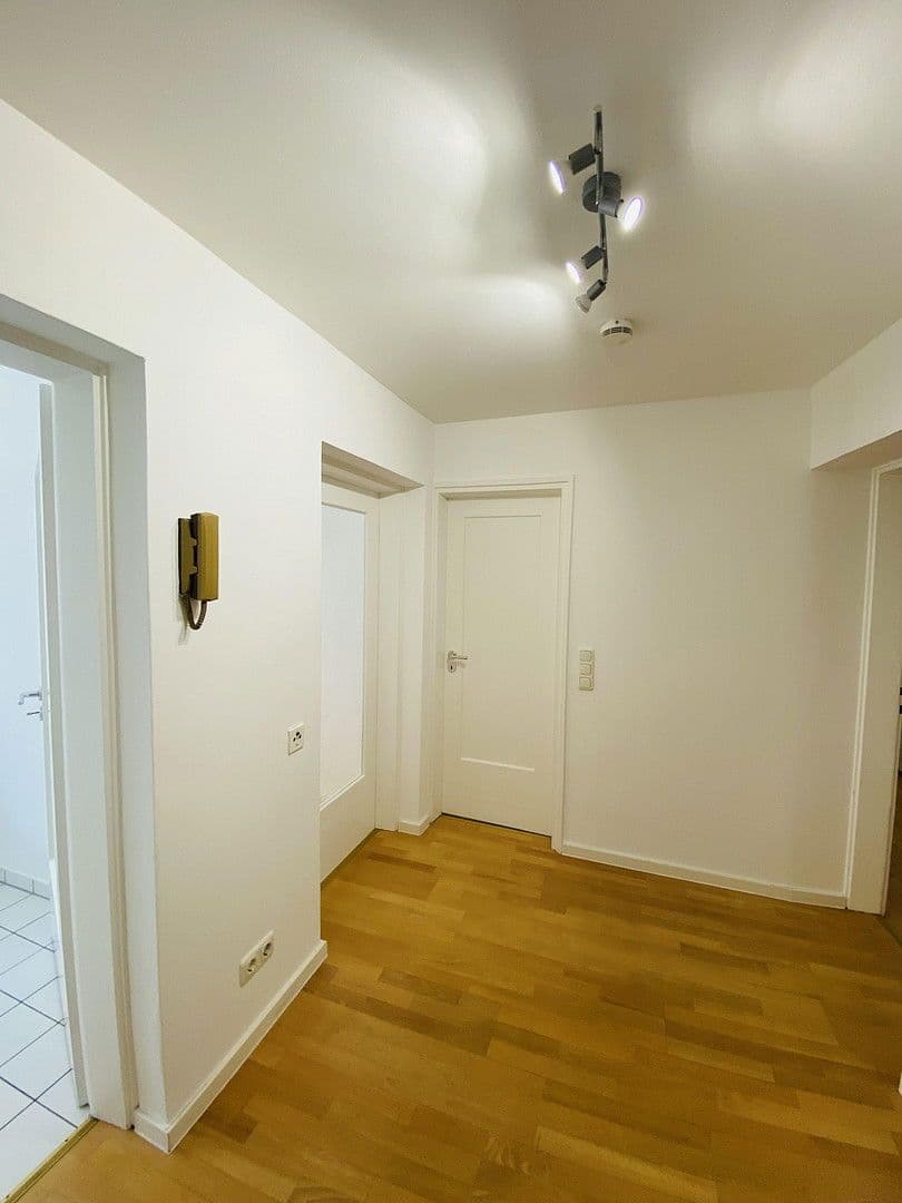 Prenájom bytu 1-izbový 80 m², Gentzstr, München, Bavorsko Prenájom bytu 1-izbový 80 m², Gentzstr, München, Bavorsko