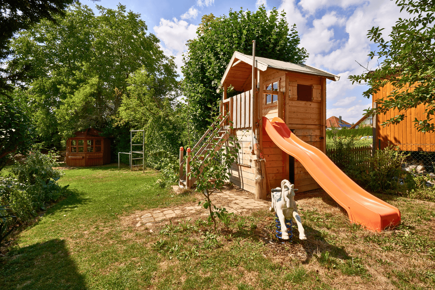 Predaj domu 271 m², pozemek 2.024 m², Lauingen (Donau), Bavorsko Predaj domu 271 m², pozemek 2.024 m², Lauingen (Donau), Bavorsko