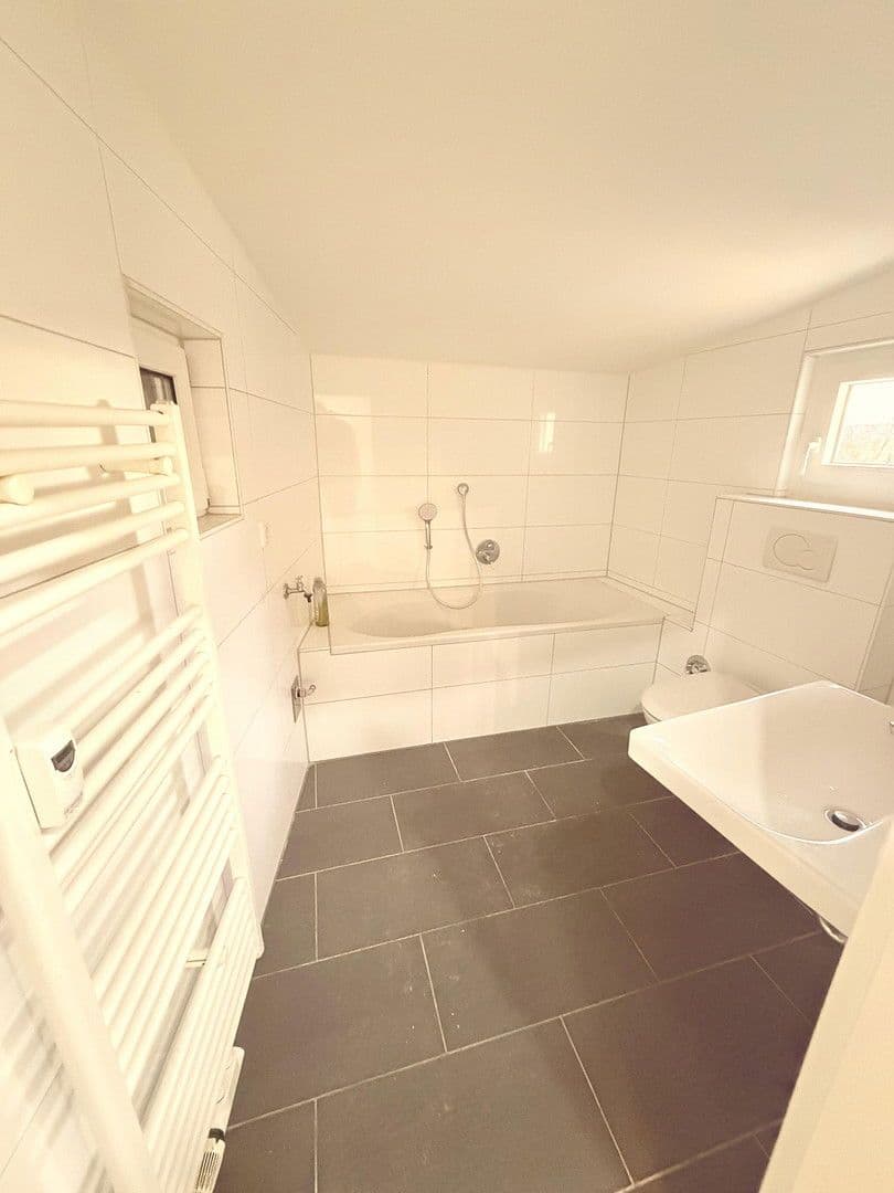 Prenájom bytu 4-izbový 155 m², Hintere Dorfstraße 27, Sulzbach am Main, Bavorsko Prenájom bytu 4-izbový 155 m², Hintere Dorfstraße 27, Sulzbach am Main, Bavorsko