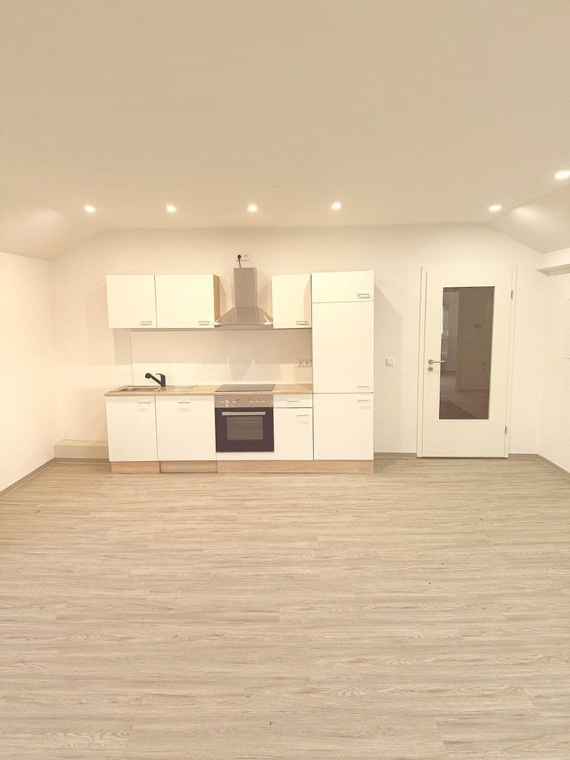 Prenájom bytu 4-izbový 155 m², Hintere Dorfstraße 27, Sulzbach am Main, Bavorsko Prenájom bytu 4-izbový 155 m², Hintere Dorfstraße 27, Sulzbach am Main, Bavorsko