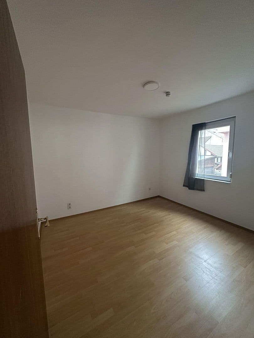Prenájom domu 128 m², pozemek 71 m², Stuttgart, Bádensko-Wurttembersko Prenájom domu 128 m², pozemek 71 m², Stuttgart, Bádensko-Wurttembersko