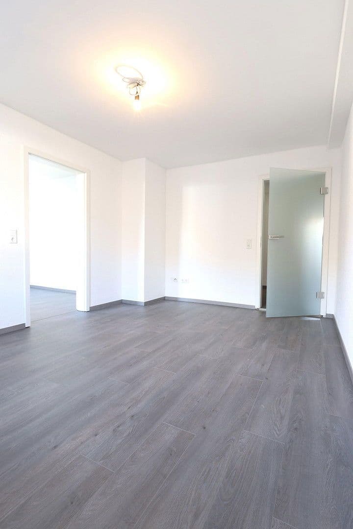 Prenájom bytu 4-izbový 103 m², Schlossstraße 36, Rauenberg, Bádensko-Wurttembersko Prenájom bytu 4-izbový 103 m², Schlossstraße 36, Rauenberg, Bádensko-Wurttembersko