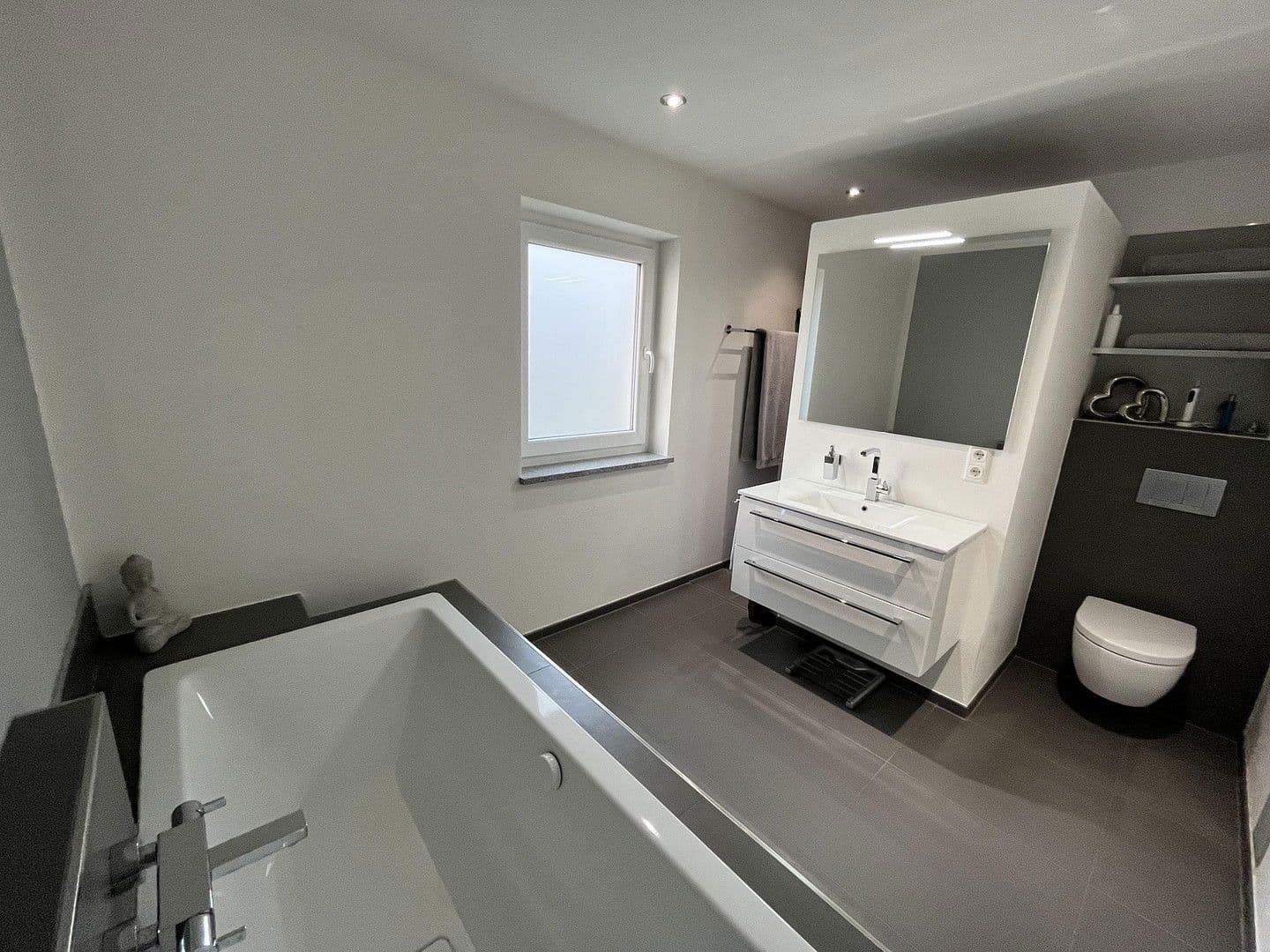 Predaj domu 165 m², pozemek 380 m², Ringstraße 7, Brunnthal, Bavorsko Predaj domu 165 m², pozemek 380 m², Ringstraße 7, Brunnthal, Bavorsko