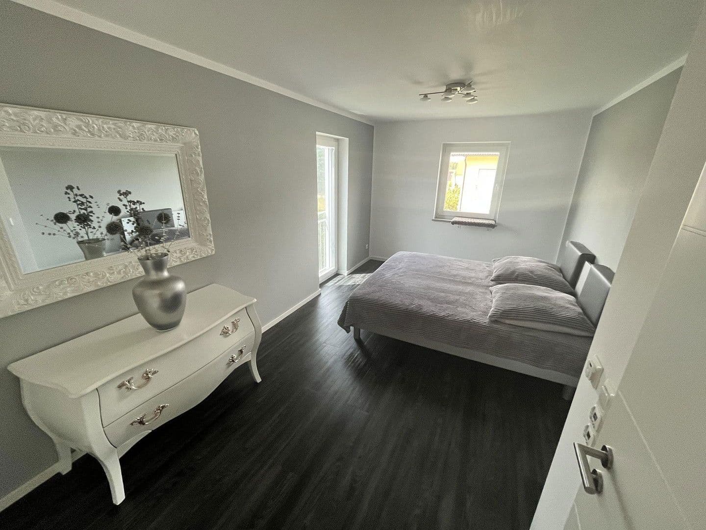 Predaj domu 165 m², pozemek 380 m², Ringstraße 7, Brunnthal, Bavorsko Predaj domu 165 m², pozemek 380 m², Ringstraße 7, Brunnthal, Bavorsko