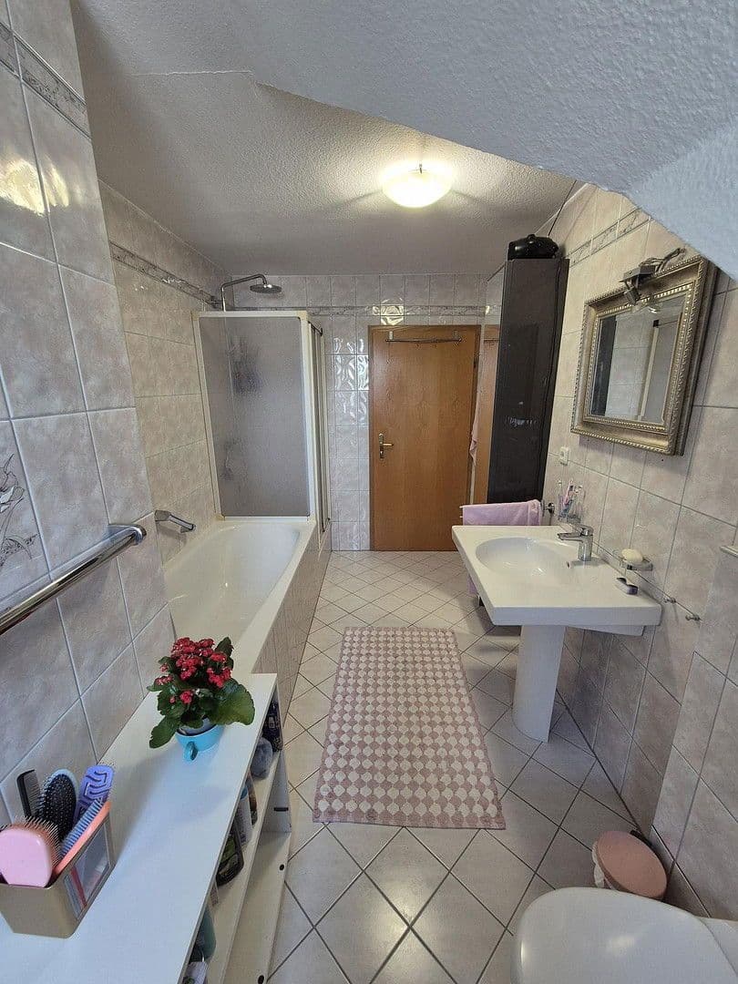 Predaj bytu 4-izbový 115 m², Bad Vilbel, Hesensko Predaj bytu 4-izbový 115 m², Bad Vilbel, Hesensko