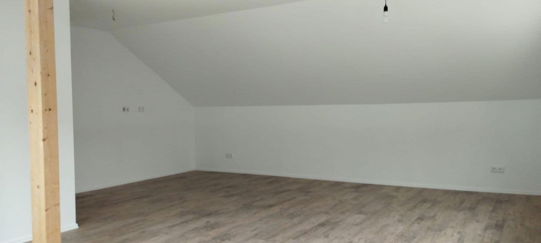 Predaj domu 306 m², pozemek 452 m², Bad Ditzenbach, Bádensko-Wurttembersko Predaj domu 306 m², pozemek 452 m², Bad Ditzenbach, Bádensko-Wurttembersko