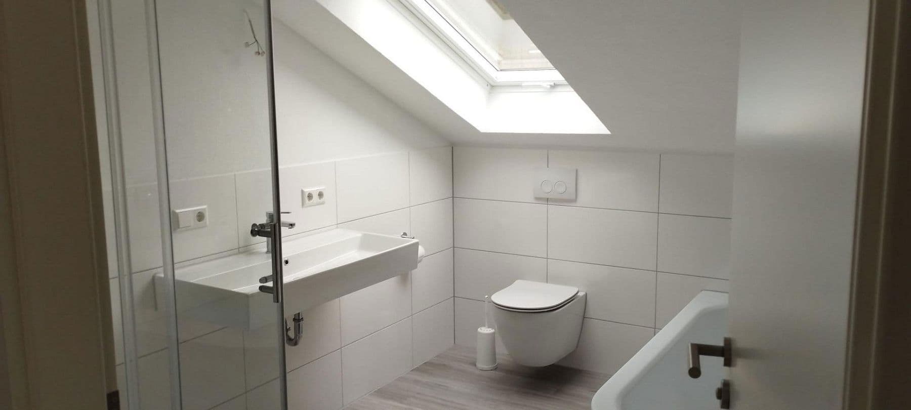 Predaj domu 306 m², pozemek 452 m², Bad Ditzenbach, Bádensko-Wurttembersko Predaj domu 306 m², pozemek 452 m², Bad Ditzenbach, Bádensko-Wurttembersko