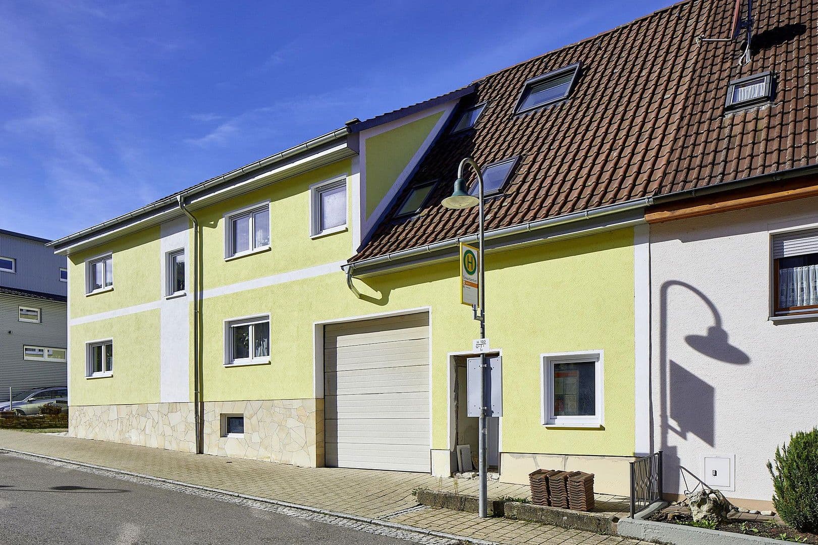 Predaj domu 306 m², pozemek 452 m², Bad Ditzenbach, Bádensko-Wurttembersko Predaj domu 306 m², pozemek 452 m², Bad Ditzenbach, Bádensko-Wurttembersko