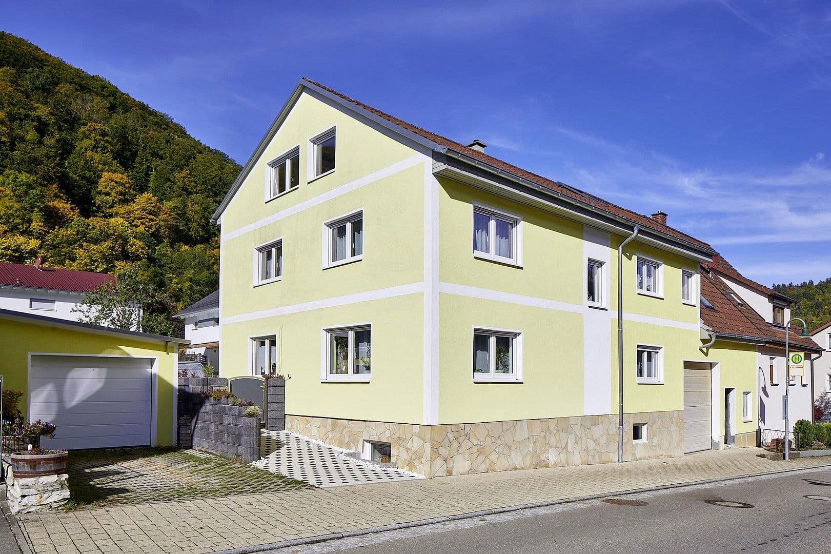 Predaj domu 306 m², pozemek 452 m², Bad Ditzenbach, Bádensko-Wurttembersko Predaj domu 306 m², pozemek 452 m², Bad Ditzenbach, Bádensko-Wurttembersko