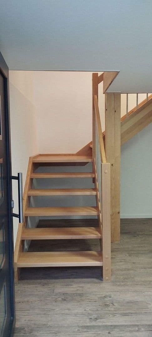 Predaj domu 306 m², pozemek 452 m², Bad Ditzenbach, Bádensko-Wurttembersko Predaj domu 306 m², pozemek 452 m², Bad Ditzenbach, Bádensko-Wurttembersko