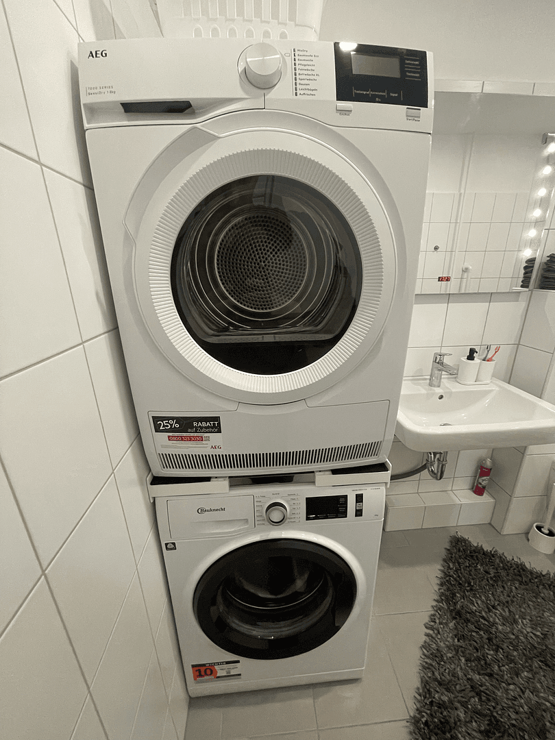 Prenájom bytu 5-izbový 120 m², Hamburg, Hamburg Prenájom bytu 5-izbový 120 m², Hamburg, Hamburg