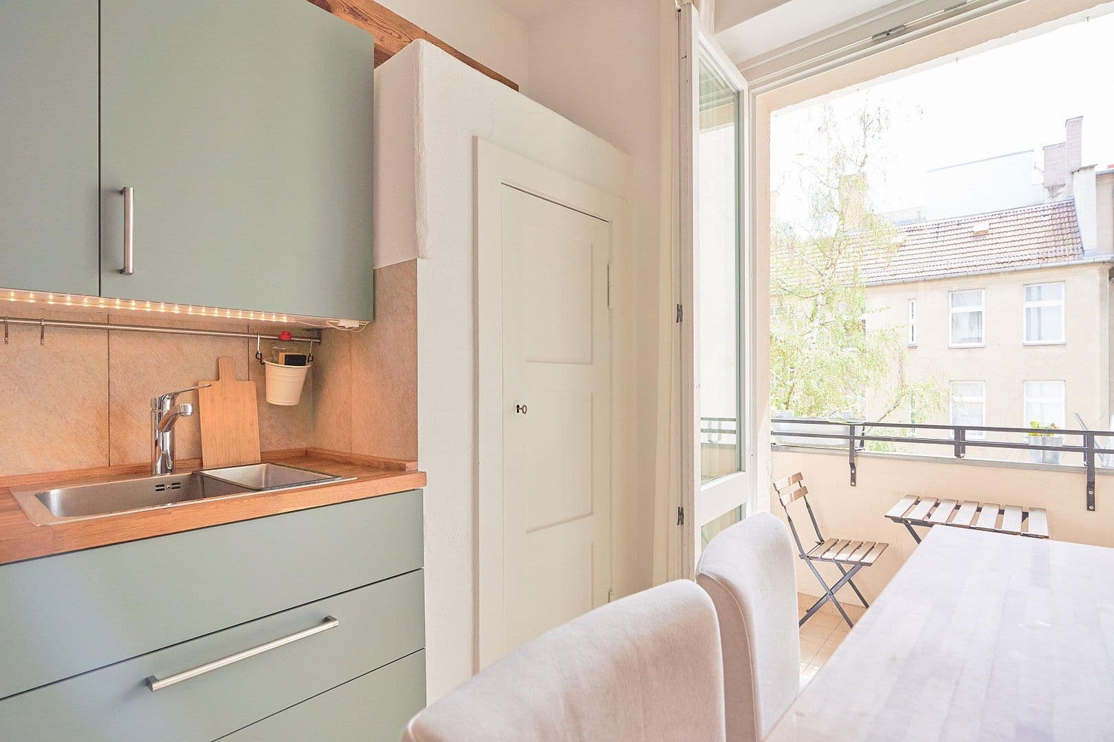 Prenájom bytu 2-izbový 49 m², Berlin, Berlín Prenájom bytu 2-izbový 49 m², Berlin, Berlín