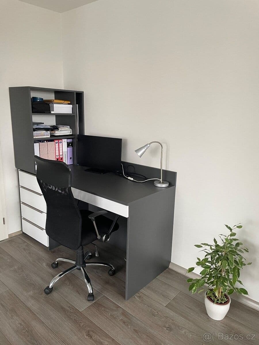 Prenájom bytu 1-izbový 53 m², Na Spravedlnosti, Pardubice, Pardubický kraj Prenájom bytu 1-izbový 53 m², Na Spravedlnosti, Pardubice, Pardubický kraj