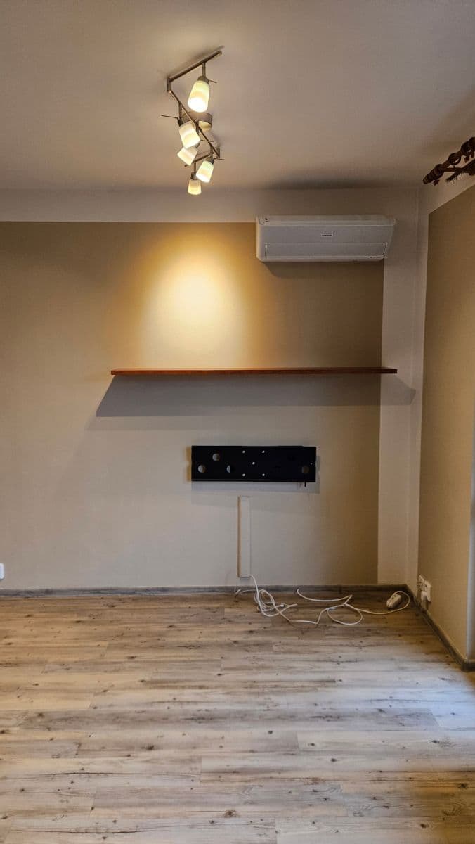 Prenájom bytu 3-izbový 92 m², Hakenova, Praha, Praha Prenájom bytu 3-izbový 92 m², Hakenova, Praha, Praha