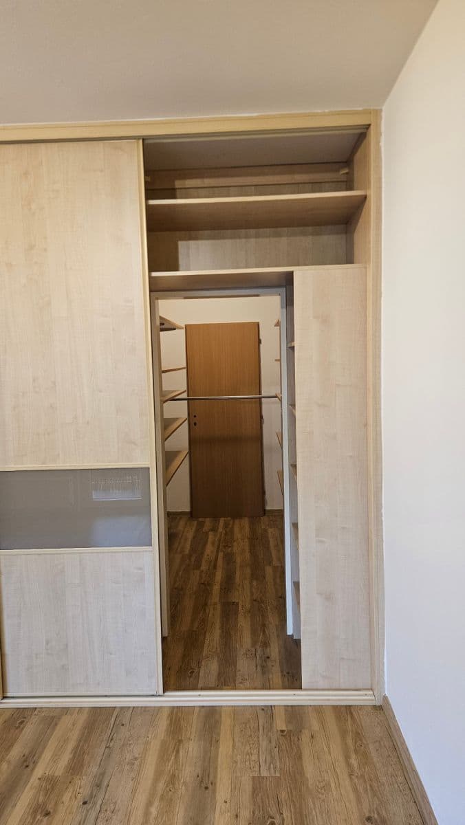 Prenájom bytu 3-izbový 92 m², Hakenova, Praha, Praha Prenájom bytu 3-izbový 92 m², Hakenova, Praha, Praha