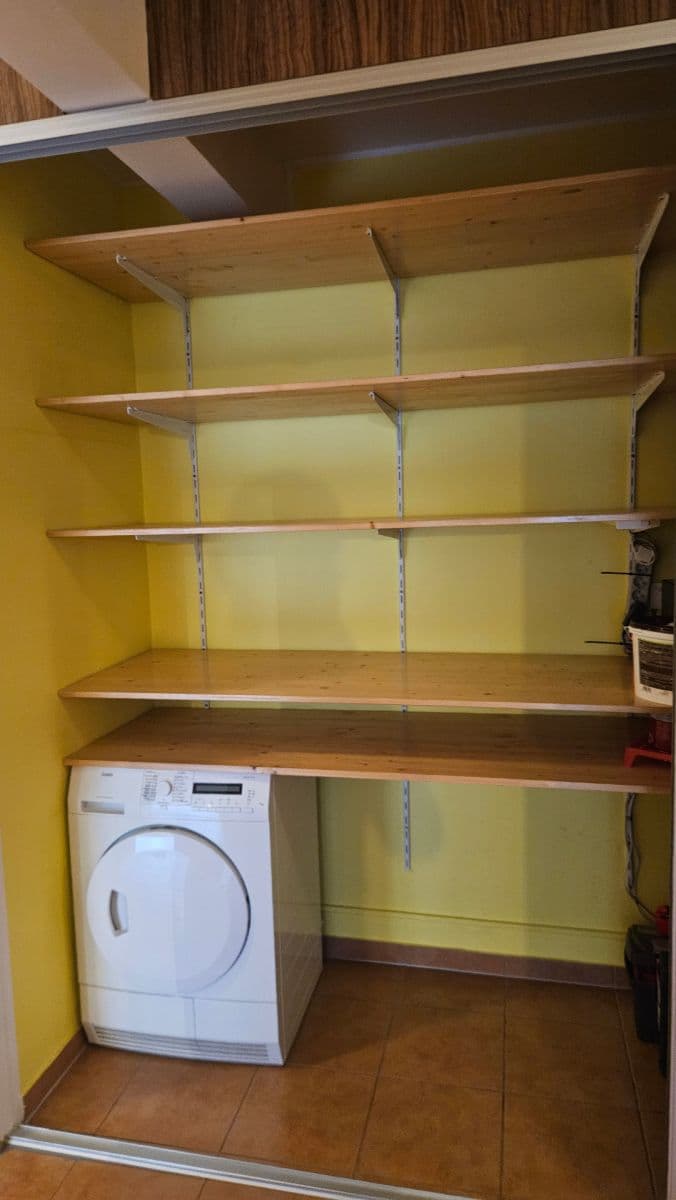 Prenájom bytu 3-izbový 92 m², Hakenova, Praha, Praha Prenájom bytu 3-izbový 92 m², Hakenova, Praha, Praha