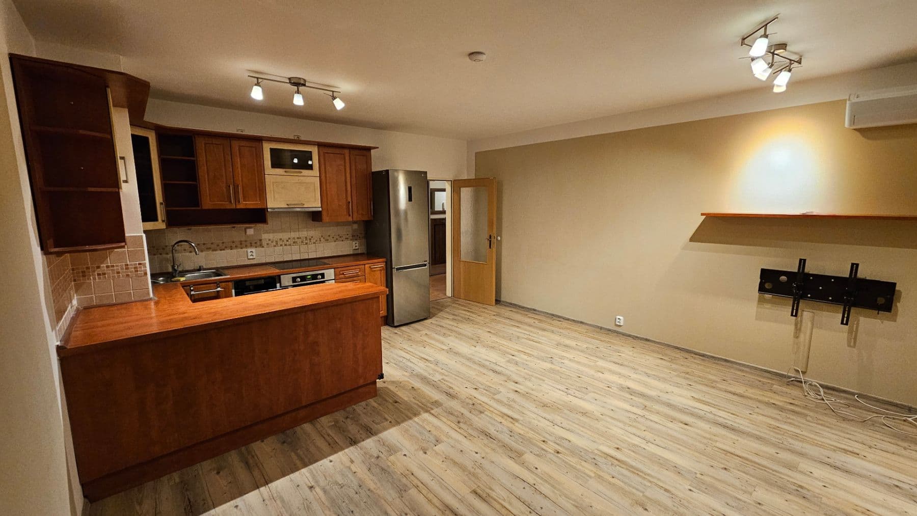 Prenájom bytu 3-izbový 92 m², Hakenova, Praha, Praha Prenájom bytu 3-izbový 92 m², Hakenova, Praha, Praha